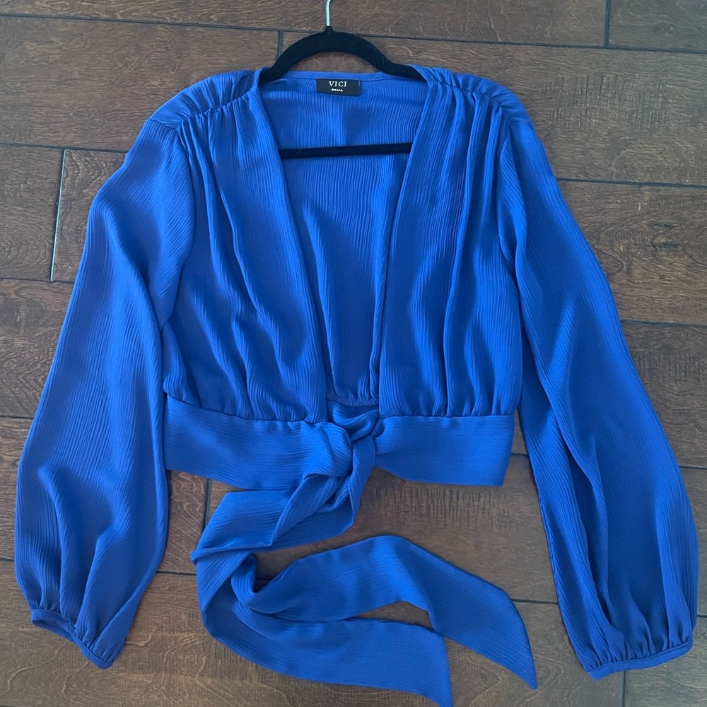 Vici Cropped Tie Shirt